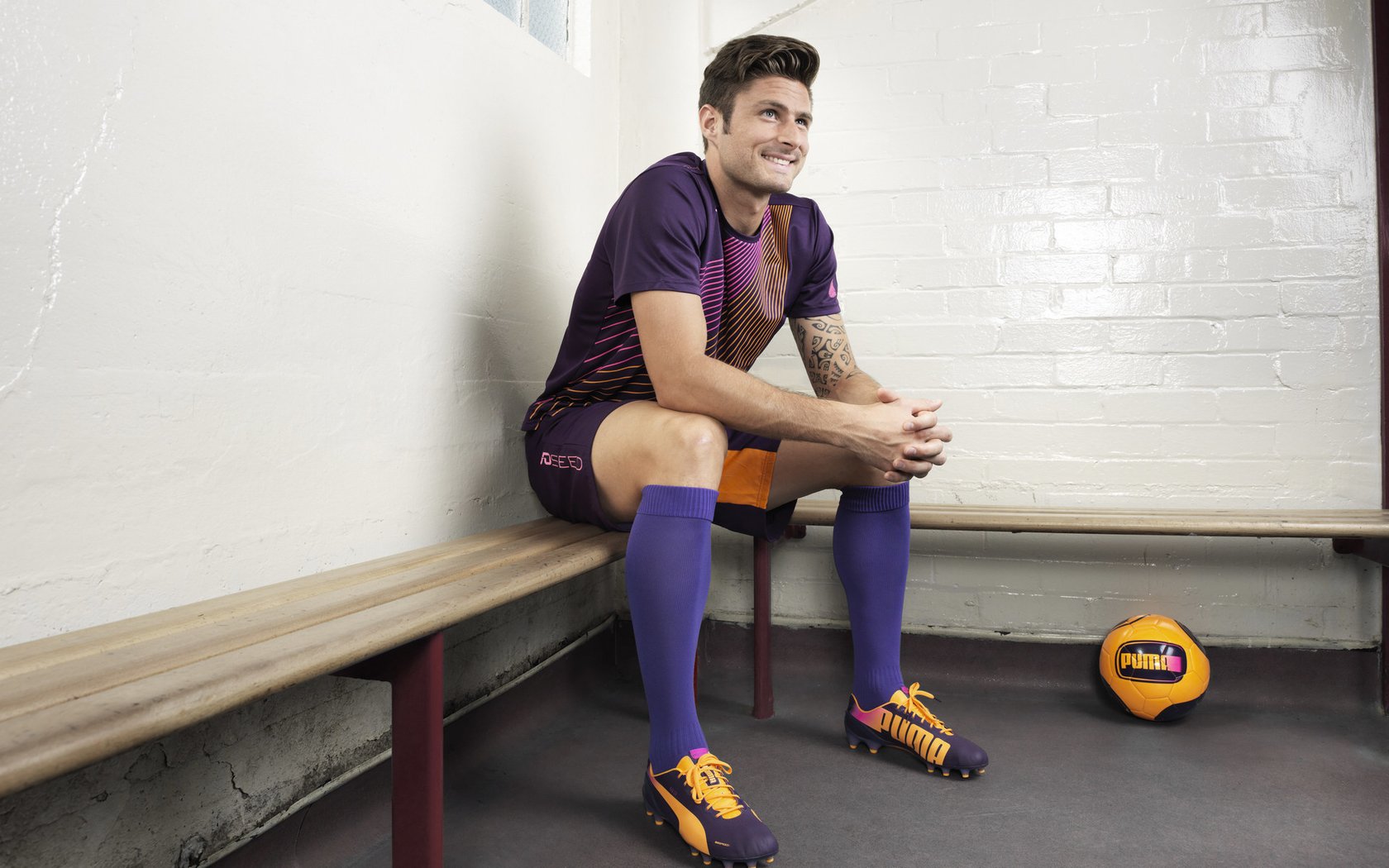 _金属未来：硬核科技打造爆炸式运动装备_，金属爆破